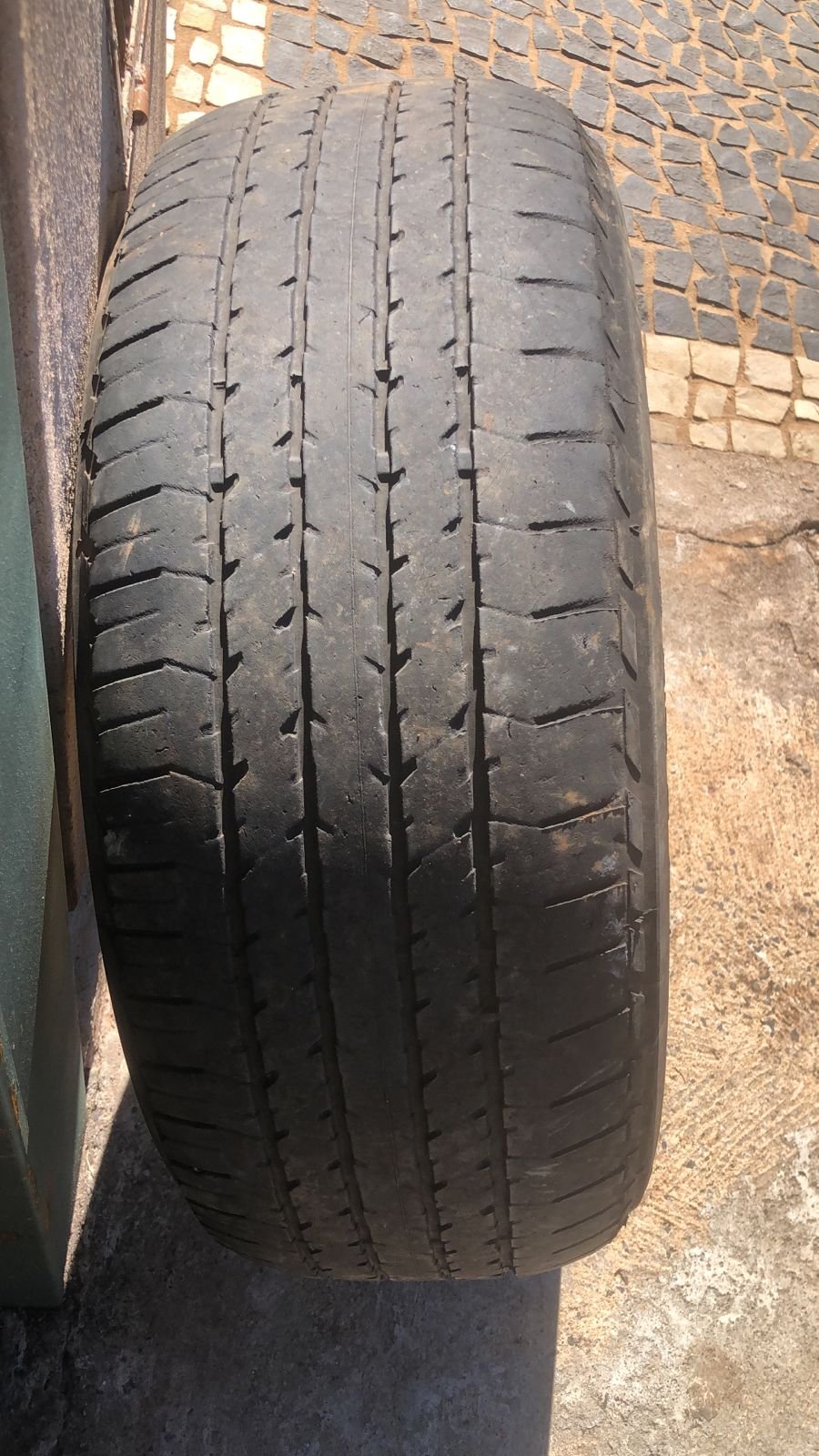 Miniatura 2 - Pneu 265/60R18 Bridgestone Dueler HT 684 II 110H Aro 18